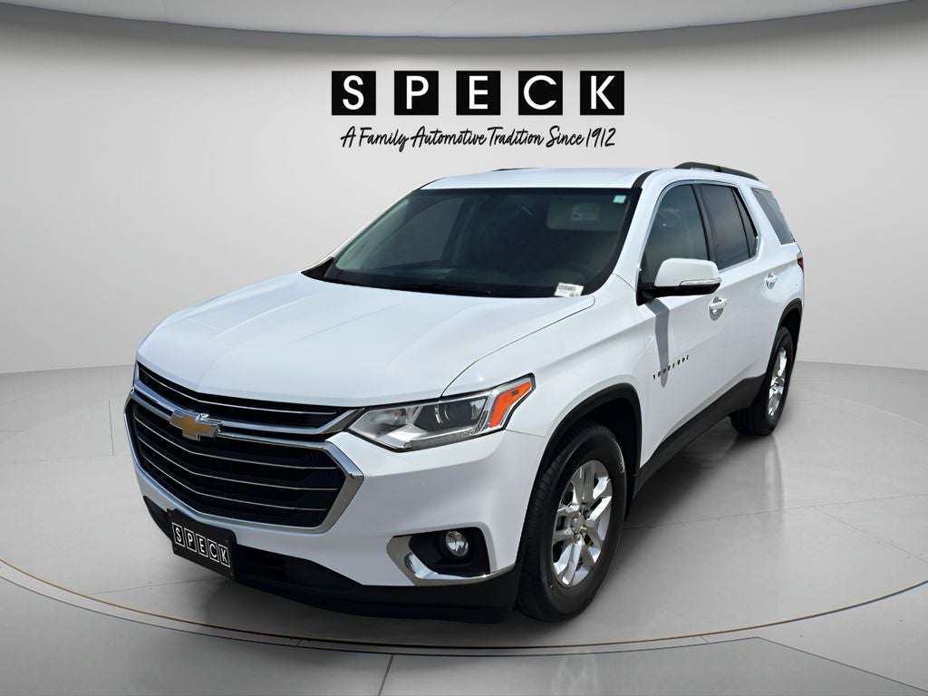 2019 Chevrolet Traverse LT Cloth in White — front three-quarter view