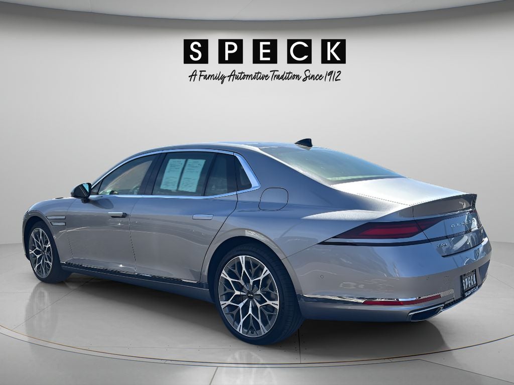 2025 Genesis G90 — rear three-quarter view